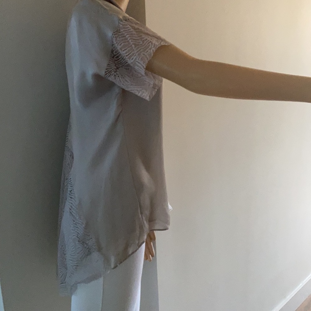 New HALSTON HERITAGE  Silk Blouse. Size S